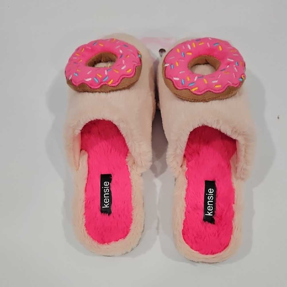 Kensie Woman's Donut Slippers